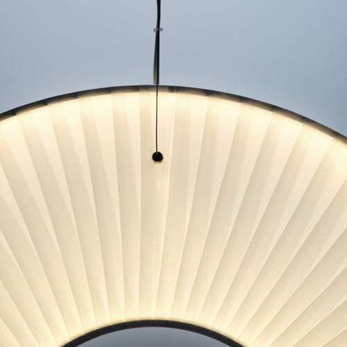 10 Heures 10 Iris Vertical Pendant Light