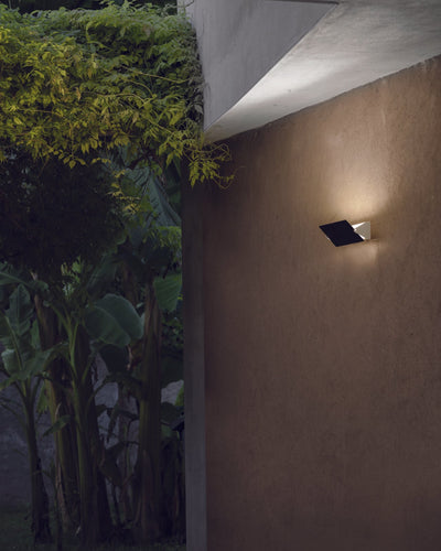 Nemo Applique à Volet Pivotant Outdoor Wall Light