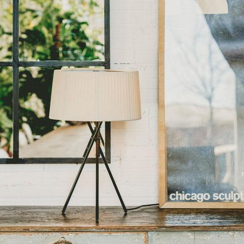 Santa & Cole Trípode Table Lamp
