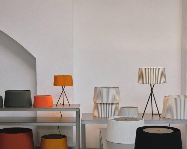 Santa & Cole Trípode Table Lamp