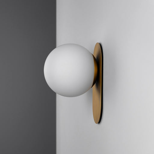 Schwung Adrion Wall Light
