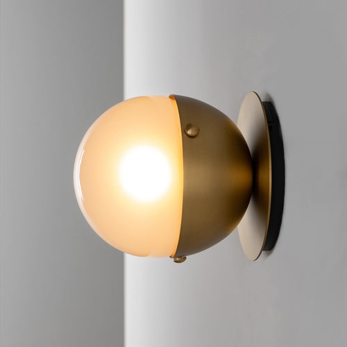 Schwung Molecule 1 Wall Light