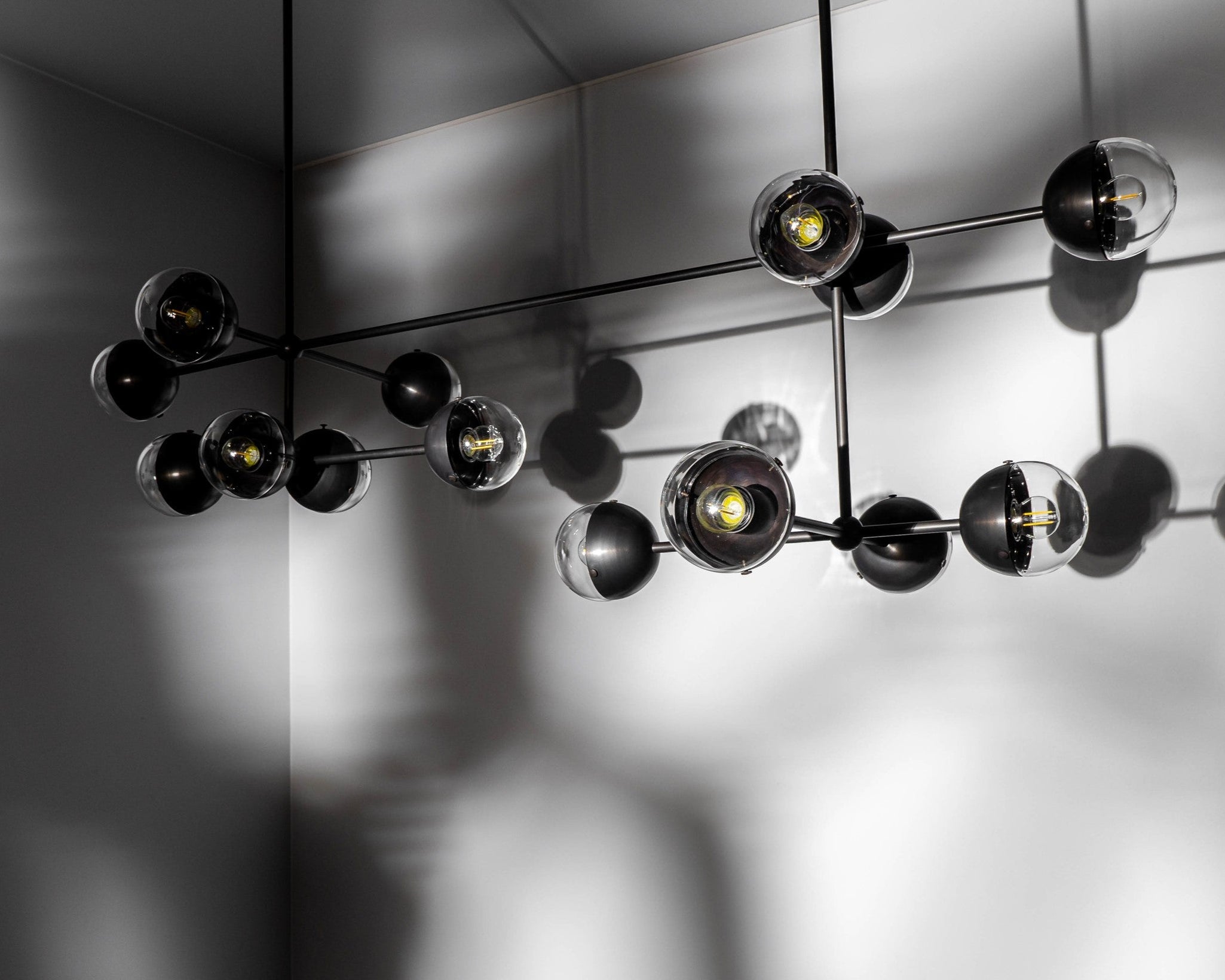Schwung Molecule Linear Chandelier