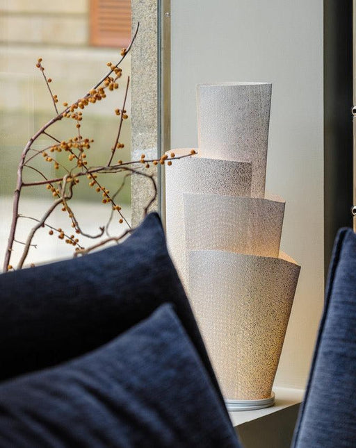 a-emotional light Blossom Table Lamp