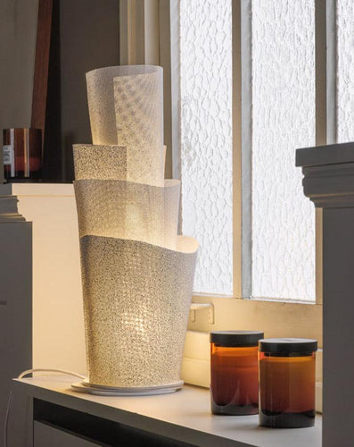 a-emotional light Blossom Table Lamp