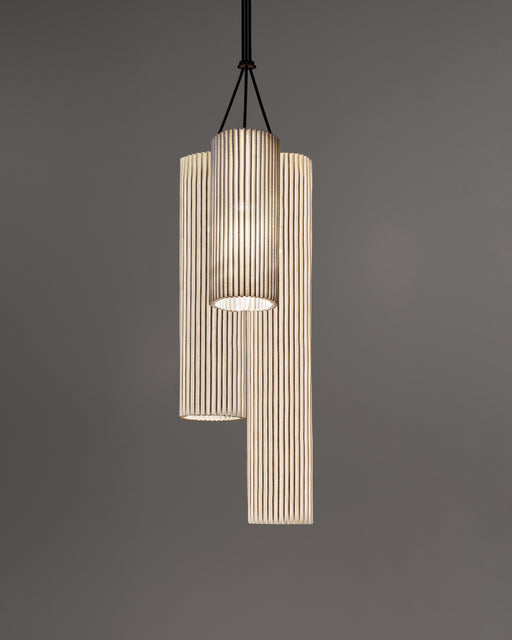 a-emotional light Núa Triple Pendant Light