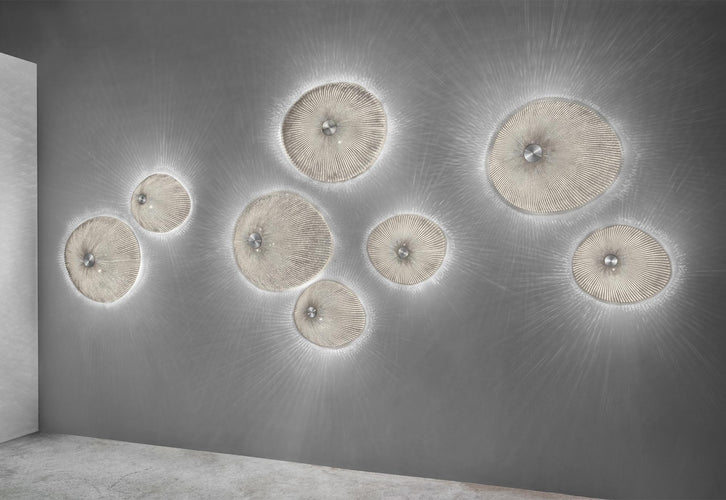 a-emotional light Onn Wall Light