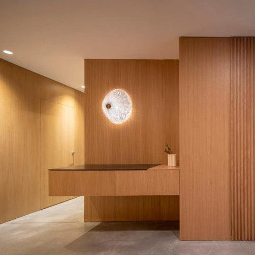 a-emotional light Onn Wall Light