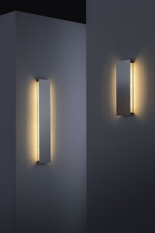 a-emotional light Umbra Line Wall Light