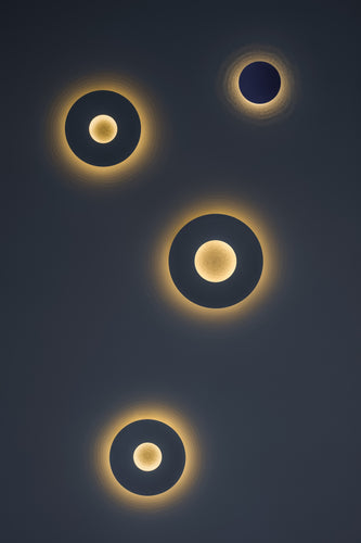 a-emotional light Umbra Round Wall Light