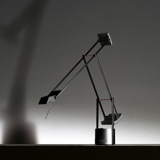 Artemide Tizio Desk Lamp