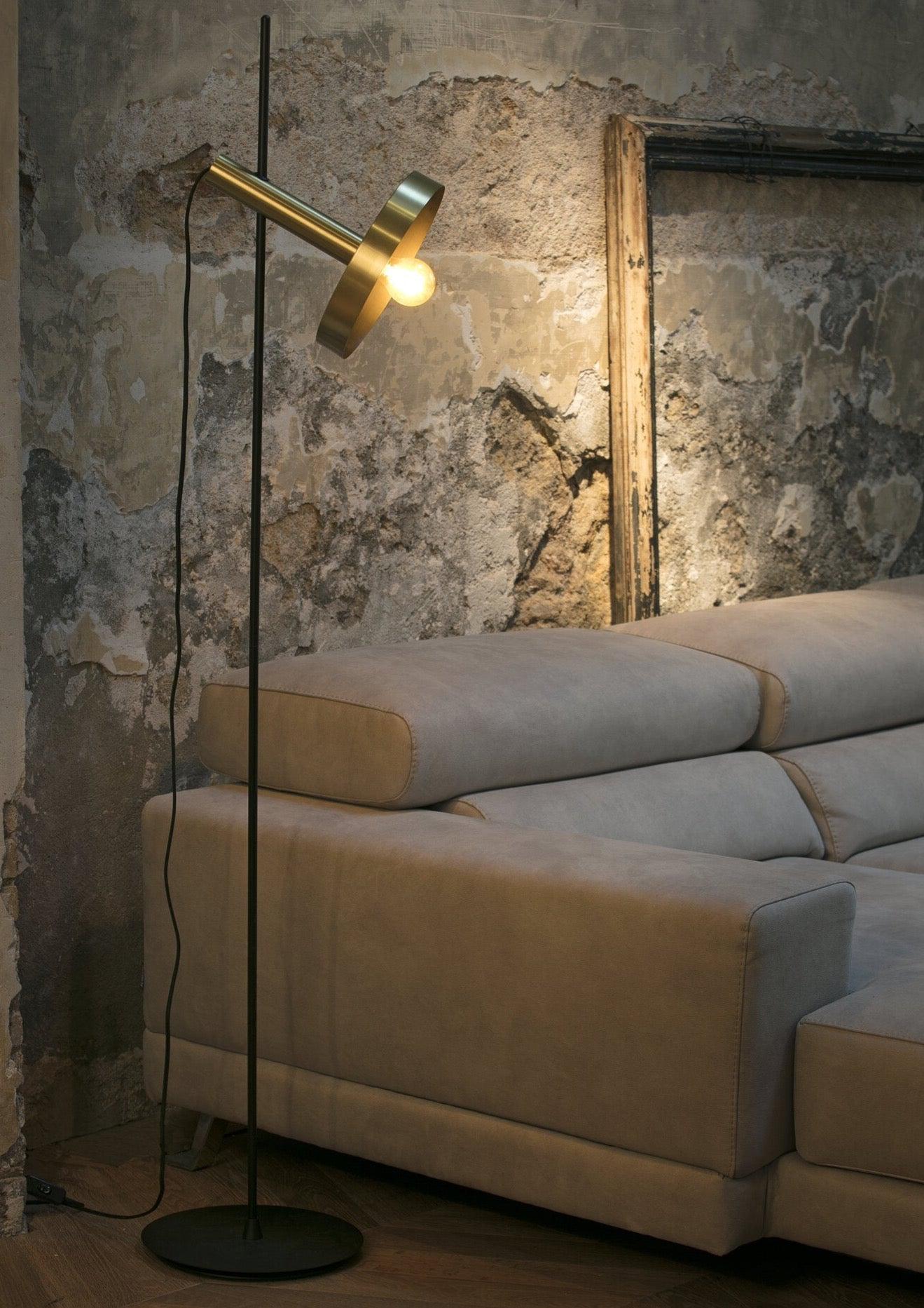 studio, zwart metalen vloerlamp, Faro Barcelona