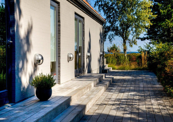 Louis Poulsen Skot Outdoor Wall Light